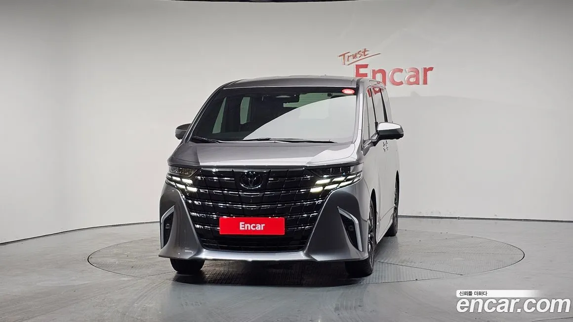 Toyota Alphard — фото 3