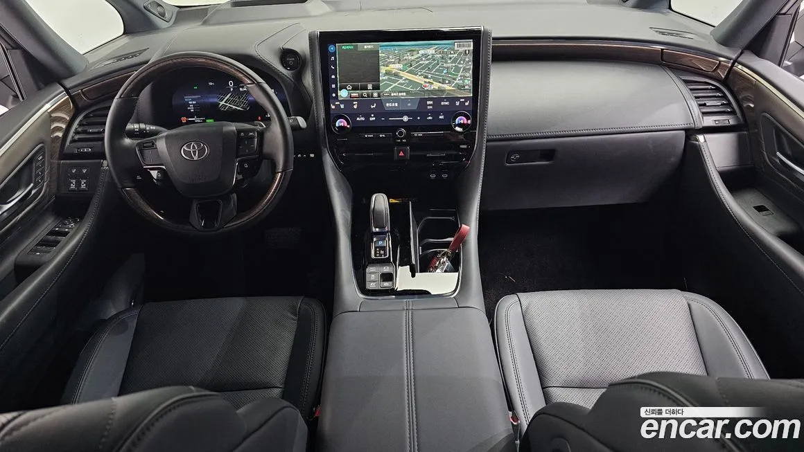 Toyota Alphard — фото 7