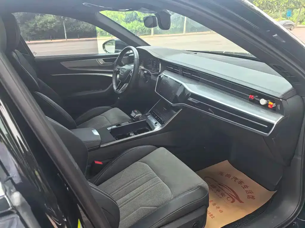 Audi A6L 2024 из CN, фото 4