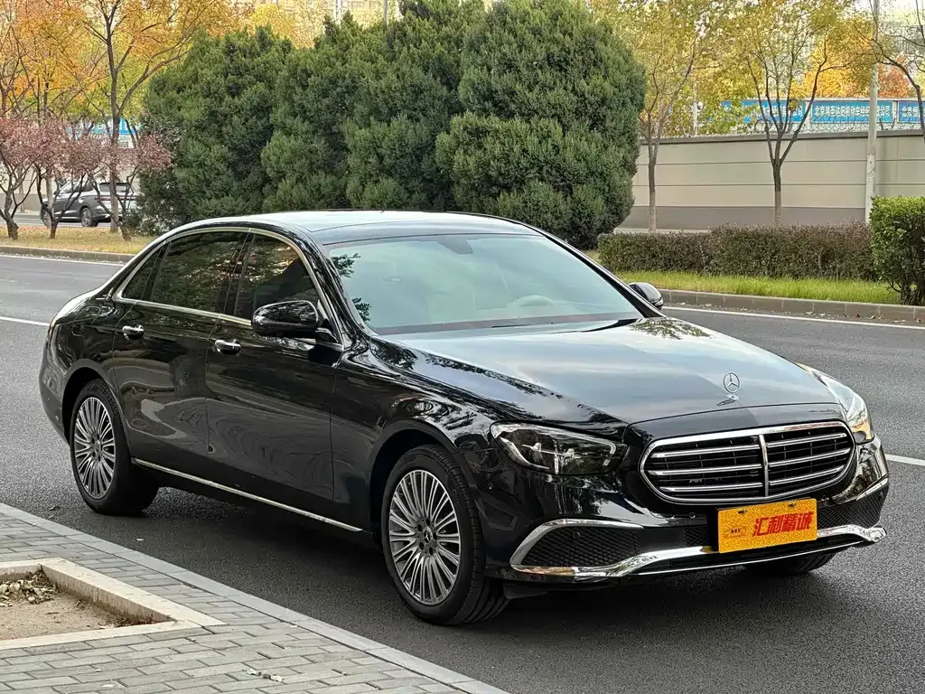 Mercedes-Benz E-Class — фото 3