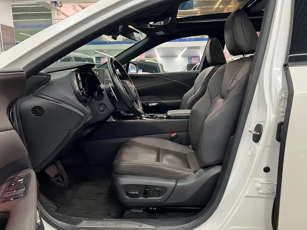Lexus RX 2023 из CN, фото 4