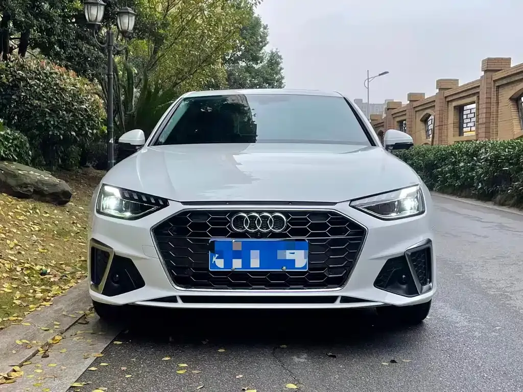 Audi A4L 2024 из CN, фото 1