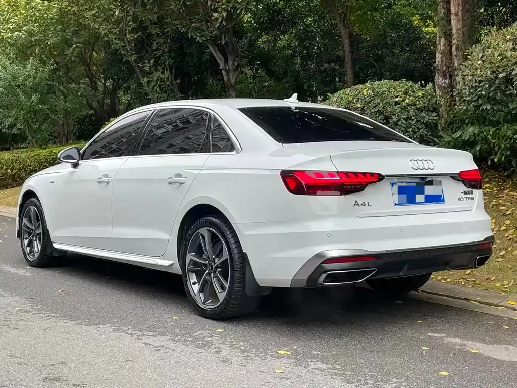 Audi A4L 2024 из CN, фото 4
