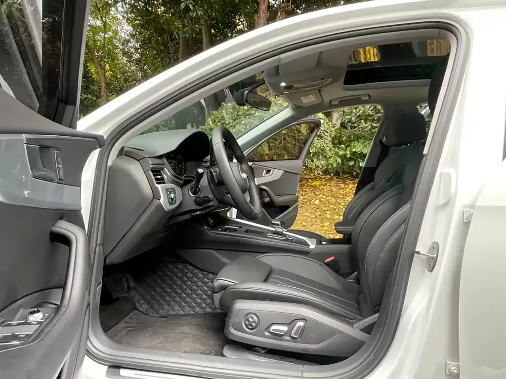 Audi A4L 2024 из CN, фото 6