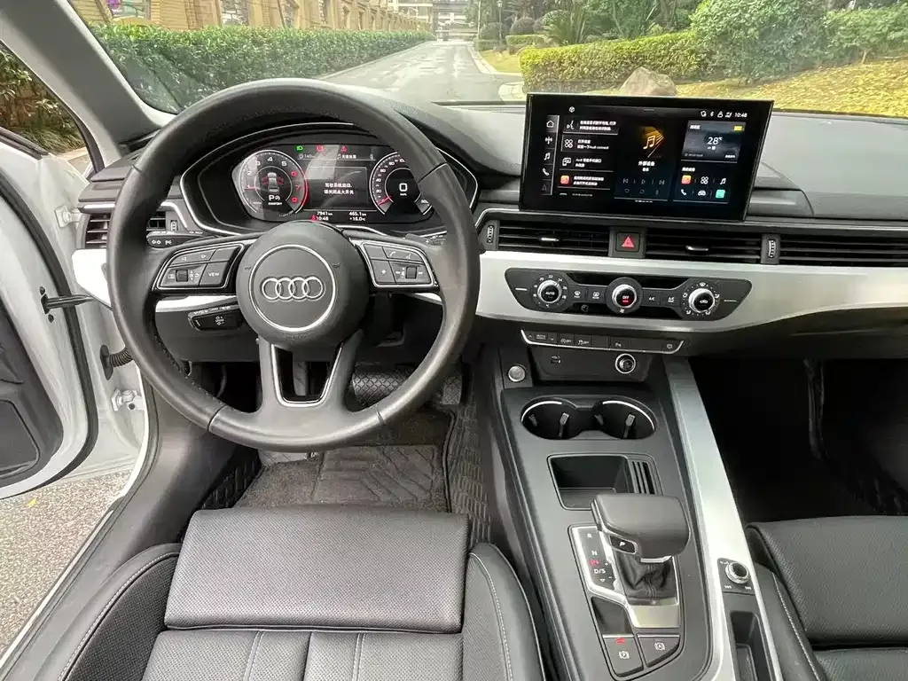 Audi A4L 2024 из CN, фото 9