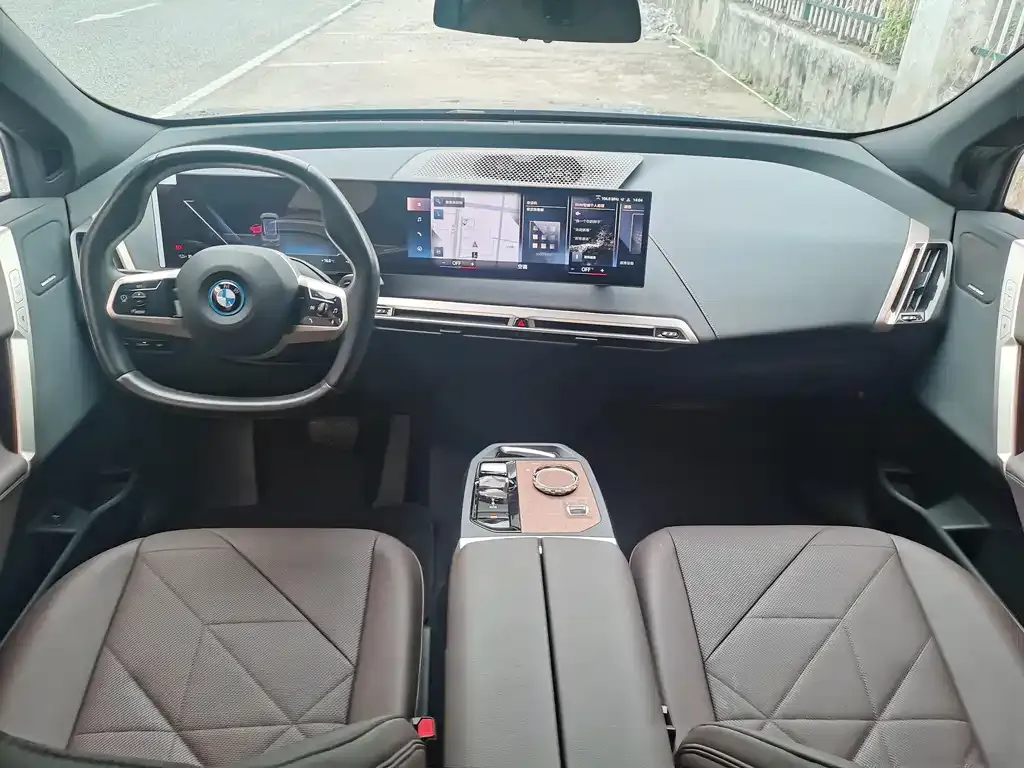 BMW iX 2023 из CN, фото 8