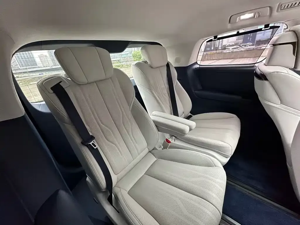 Buick Century 2024 из CN, фото 10