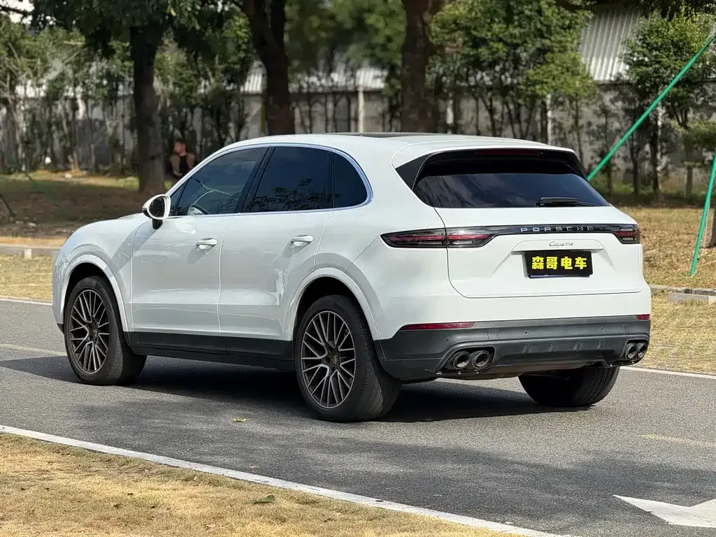 Porsche Cayenne — фото 5