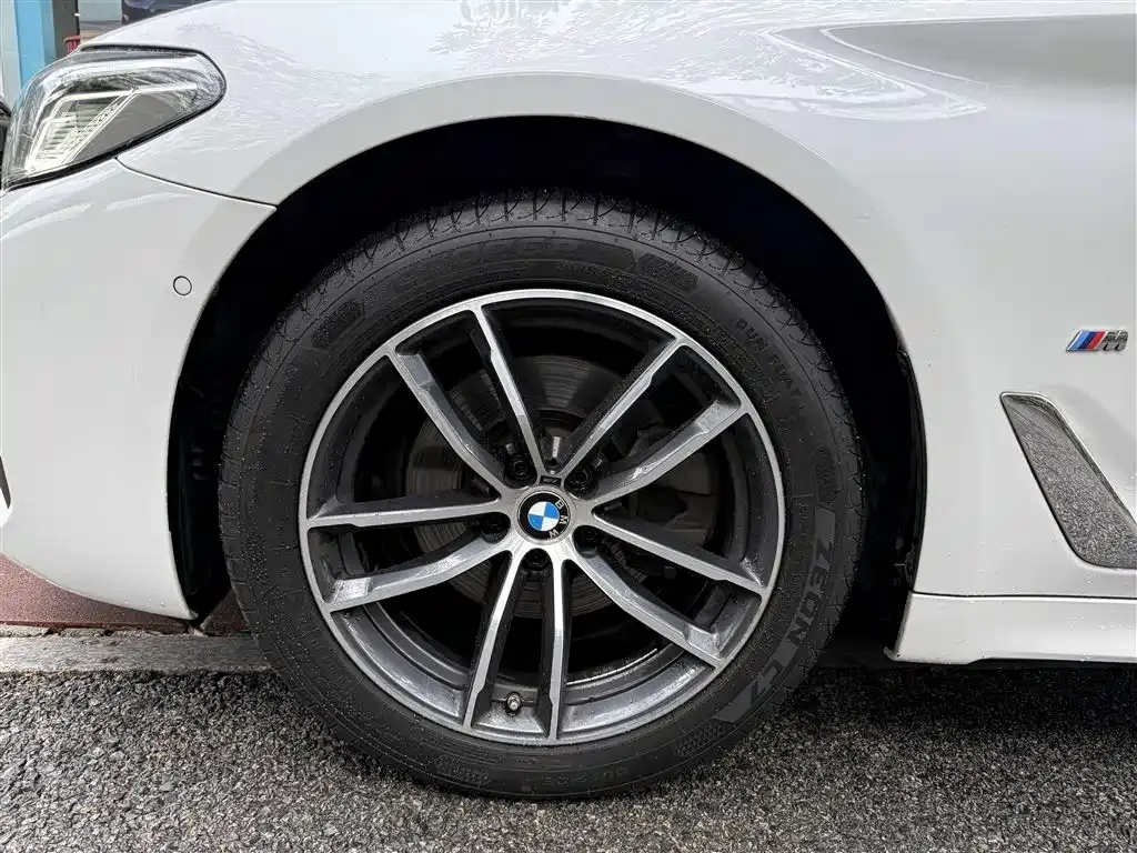 BMW 5 Series — фото 3