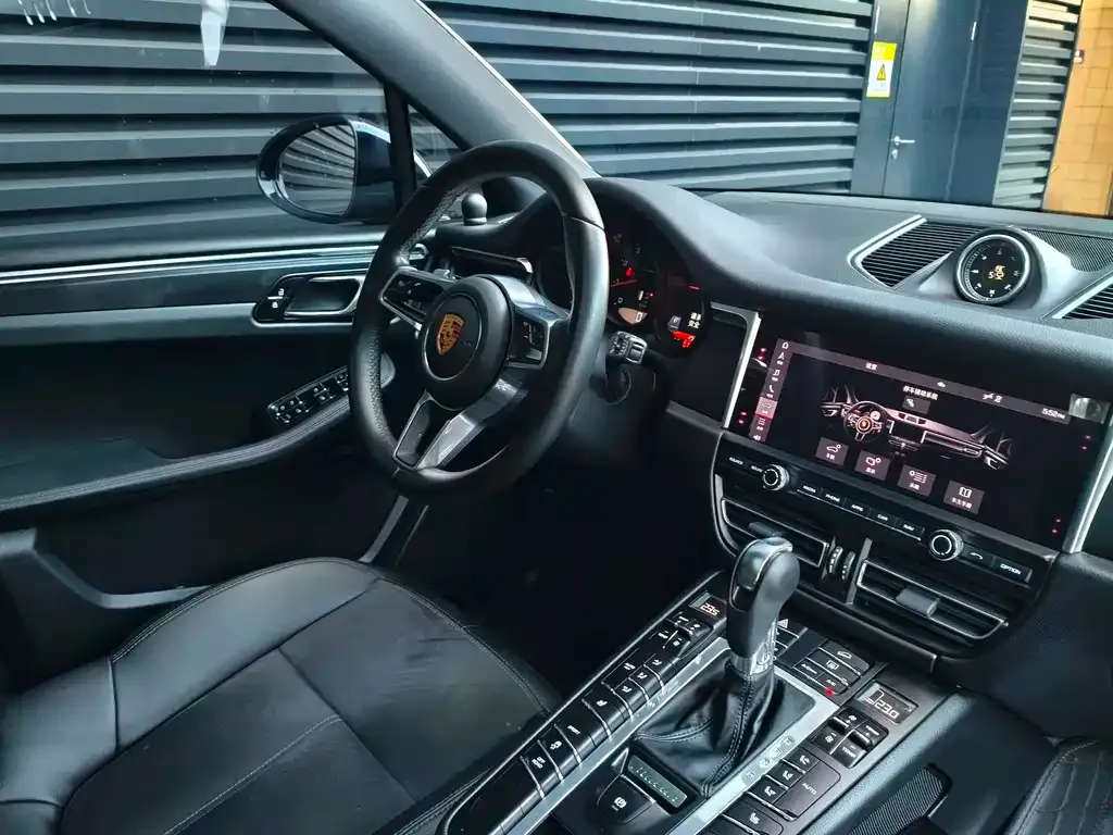 Porsche Macan — фото 10