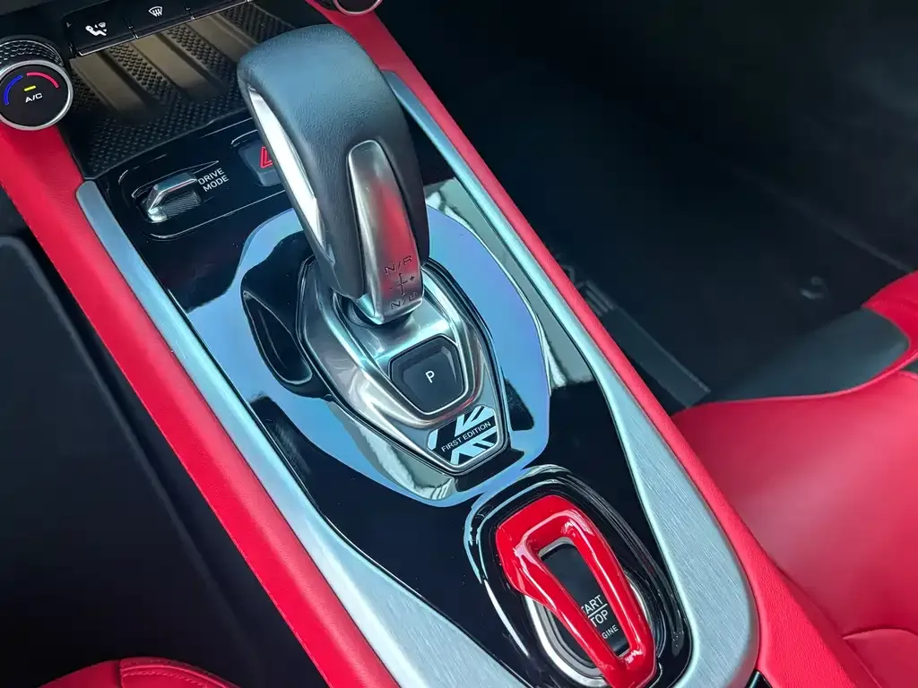 Lotus Emira 2025 из CN, фото 8