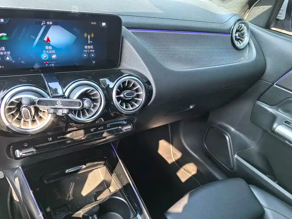 Mercedes-Benz GLA — фото 10
