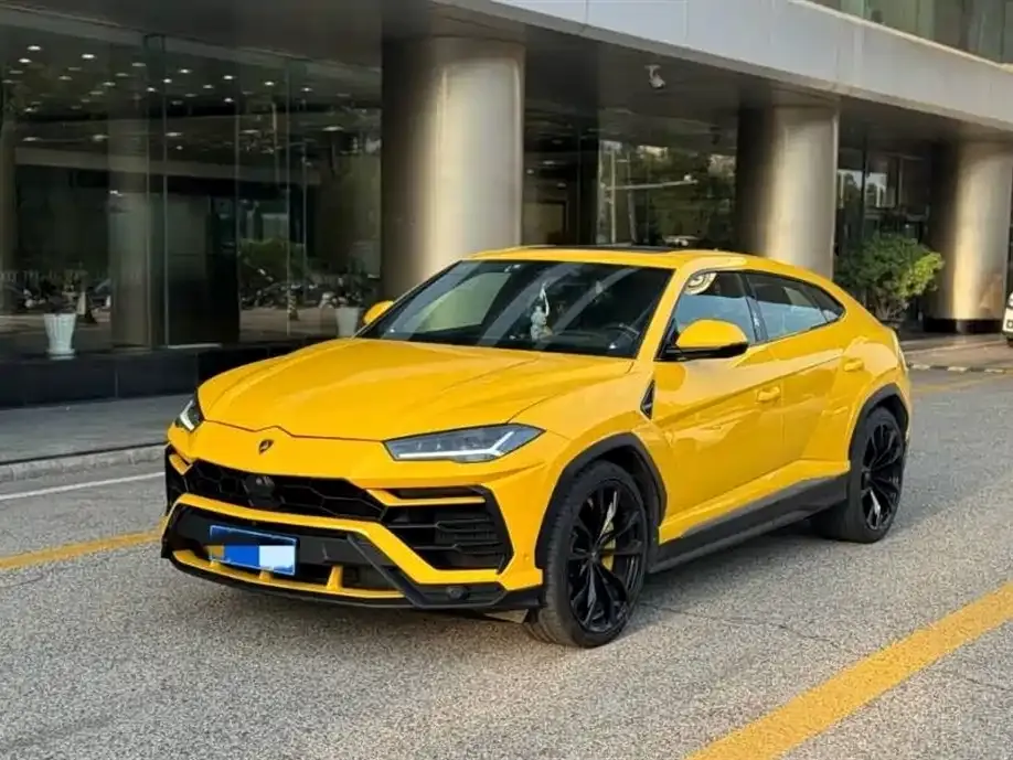 Lamborghini Urus — фото 1