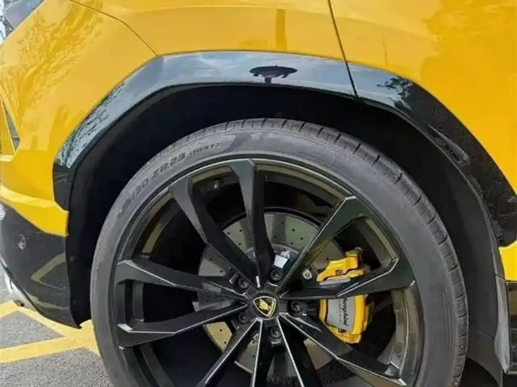 Lamborghini Urus — фото 8