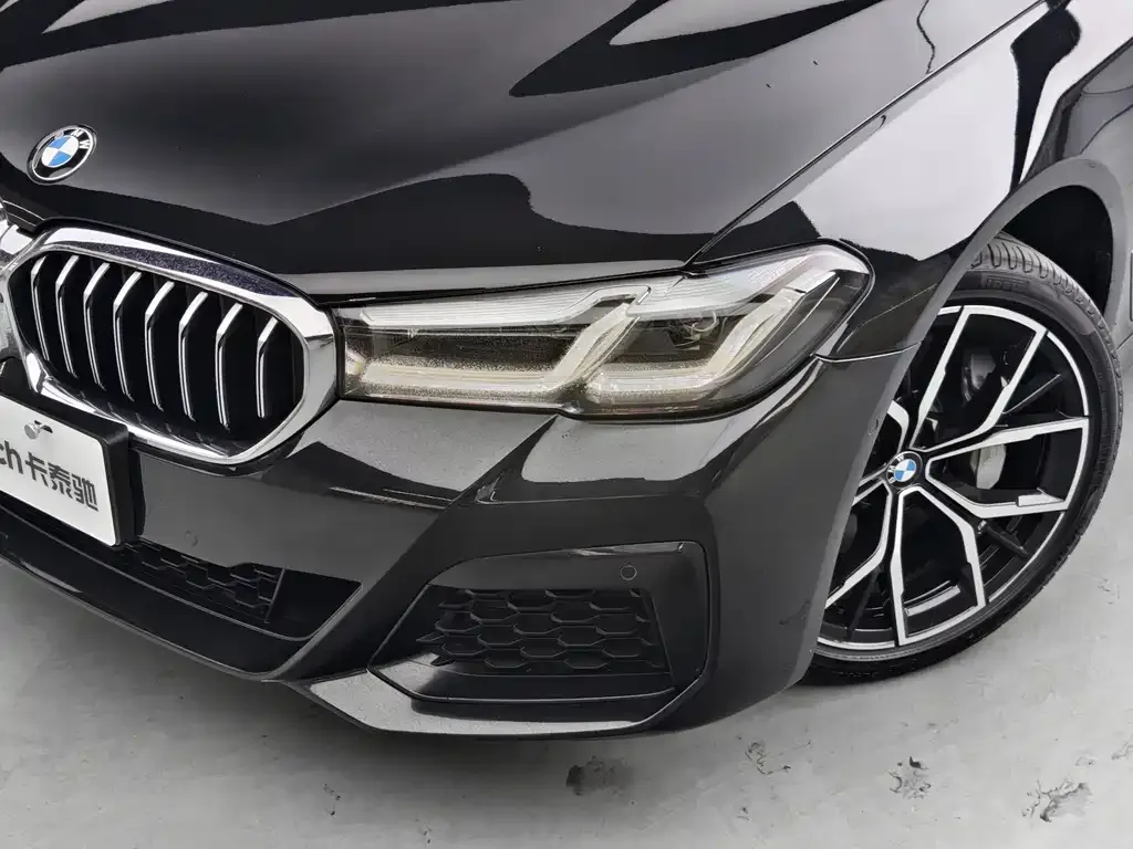 BMW 5 Series — фото 10