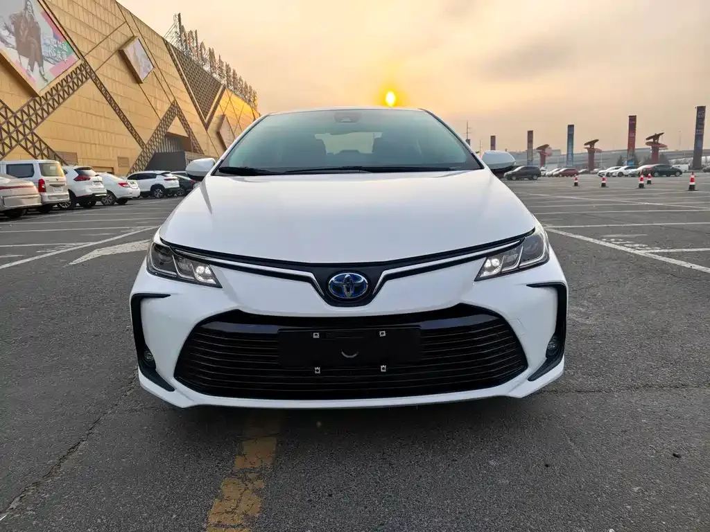 Toyota Corolla — фото 2