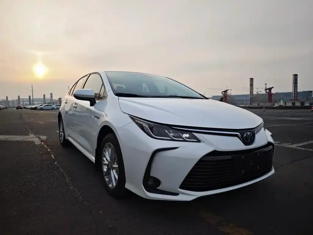 Toyota Corolla — фото 3
