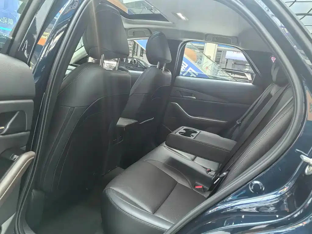 Mazda CX-30 2022 из CN, фото 10