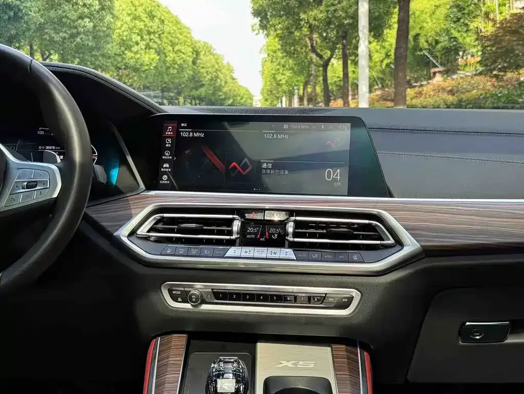 BMW X5 — фото 9
