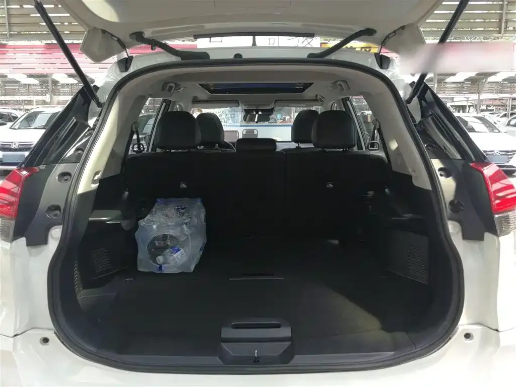 Nissan X-Trail 2023 из CN, фото 6