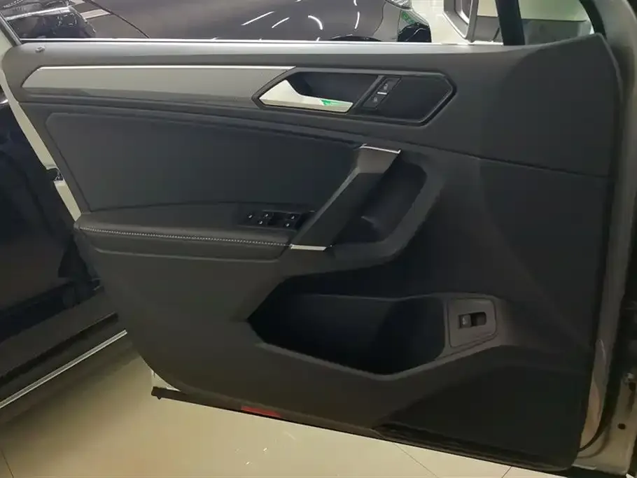 Volkswagen Tiguan L 2021 из CN, фото 7