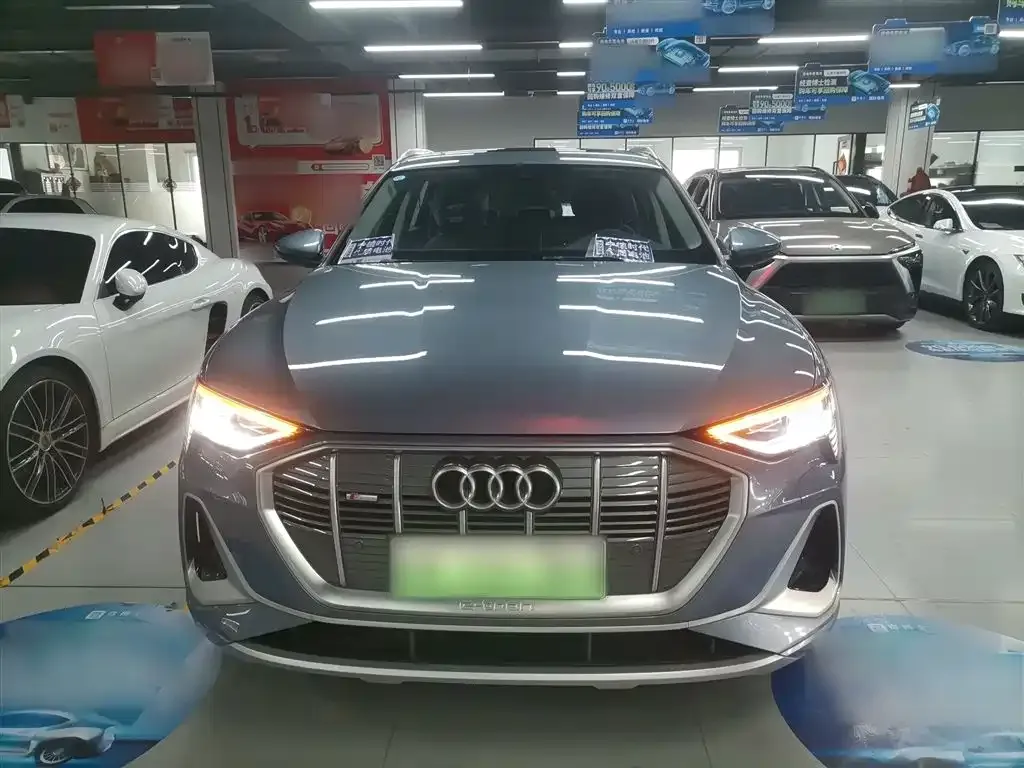 Audi e-tron 2025 из CN, фото 3