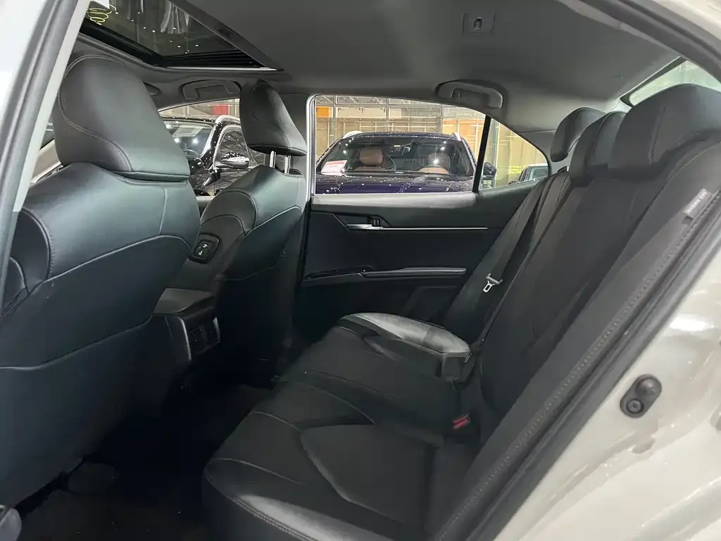 Toyota Camry 2021 из CN, фото 10