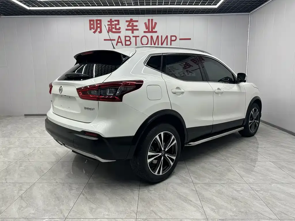 Nissan Qashqai — фото 7