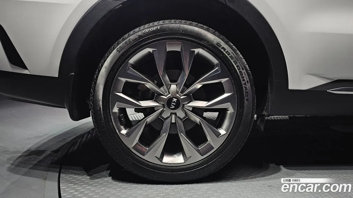 Kia Sorento — фото 5
