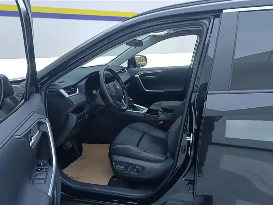 Toyota Wildlander 2023 из CN, фото 9