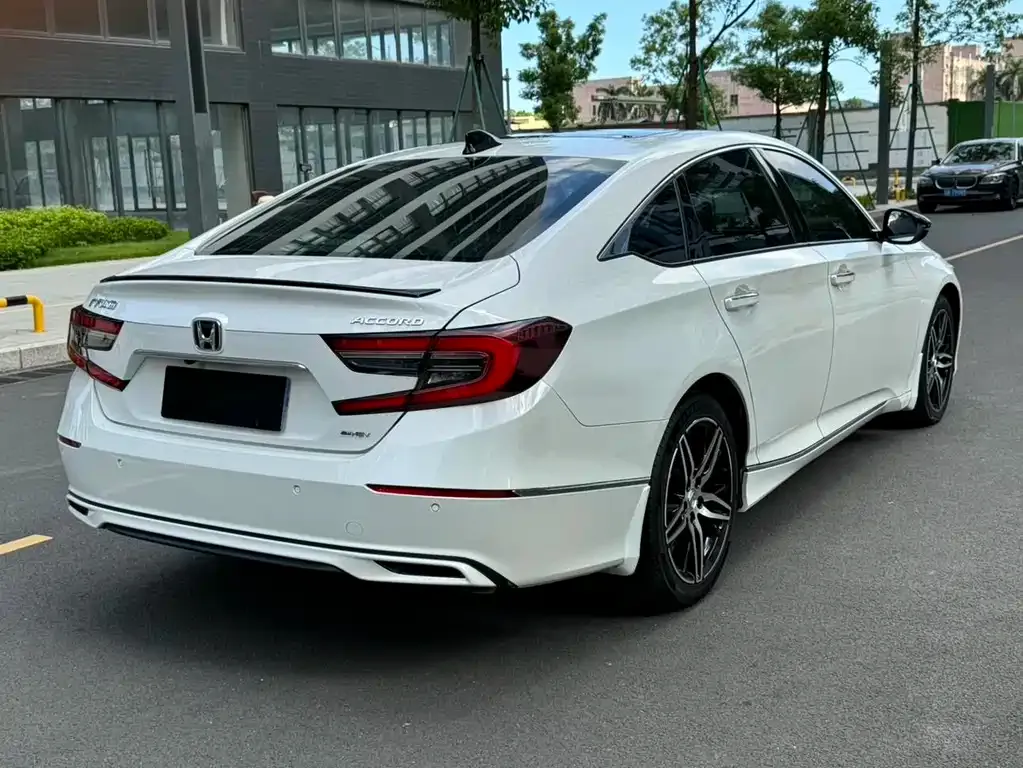 Honda Accord — фото 6
