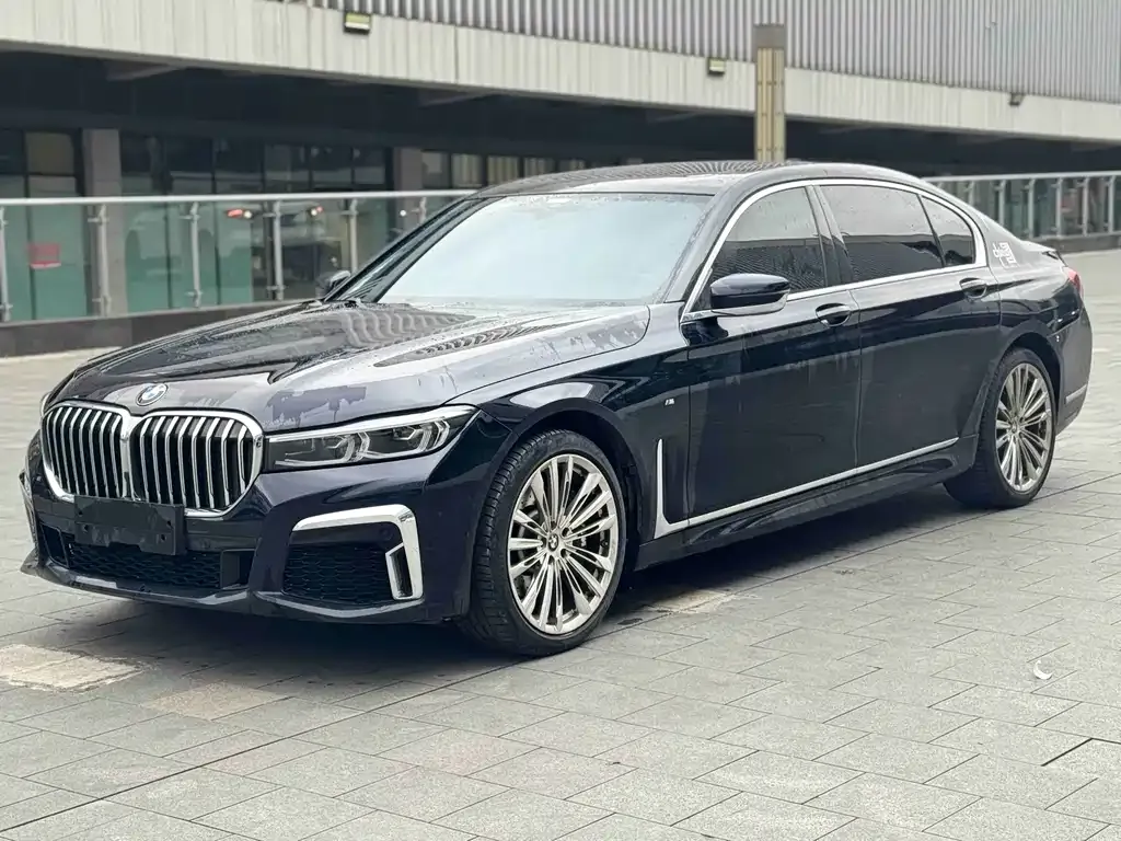BMW 7 Series — фото 1