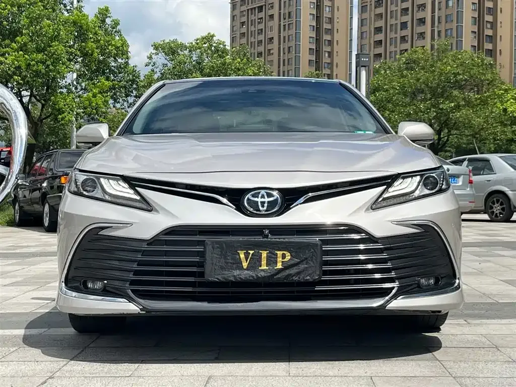 Toyota Camry — фото 4