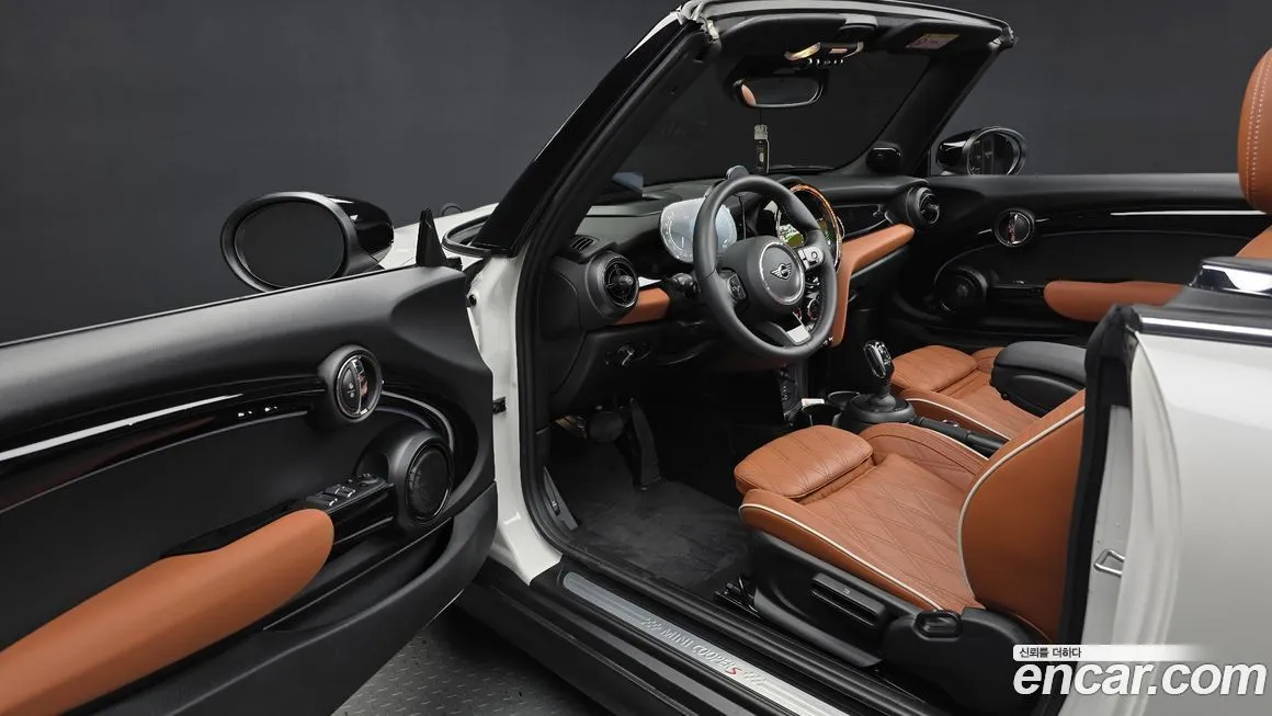 Mini Cooper Convertible — фото 10
