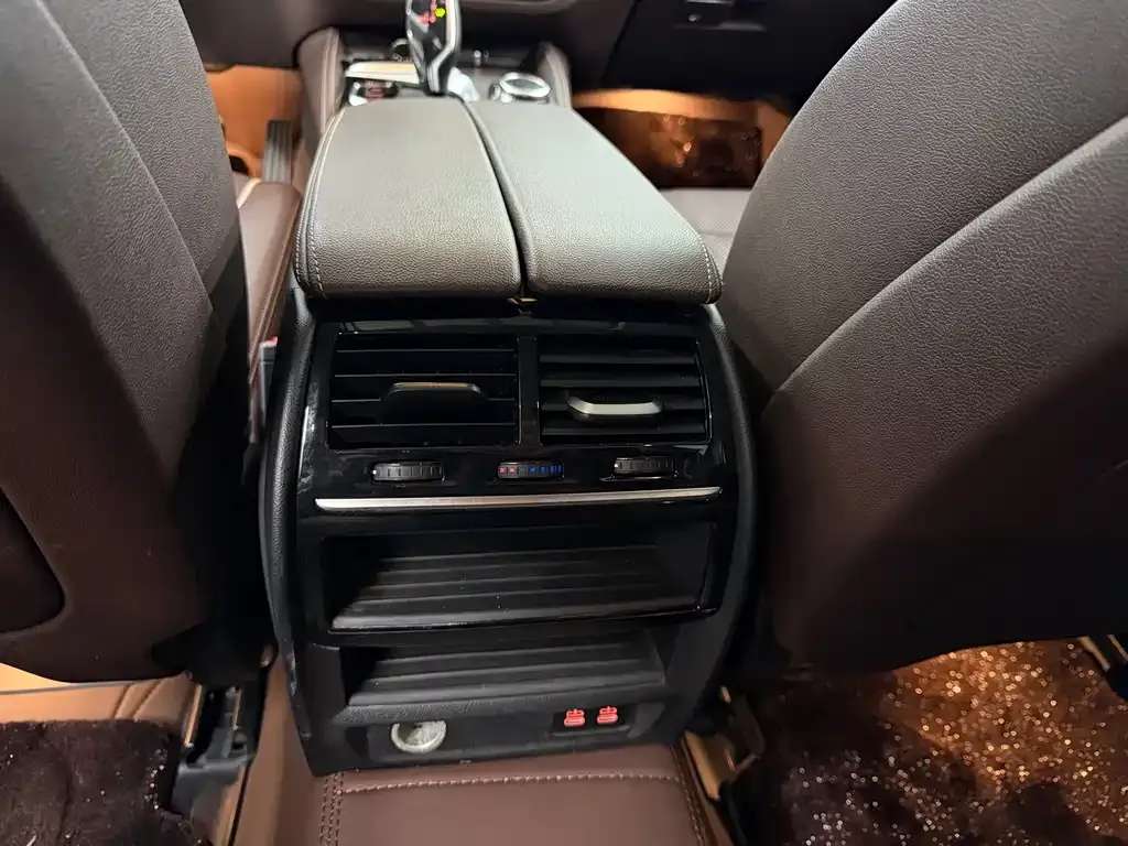 BMW 5 Series — фото 10