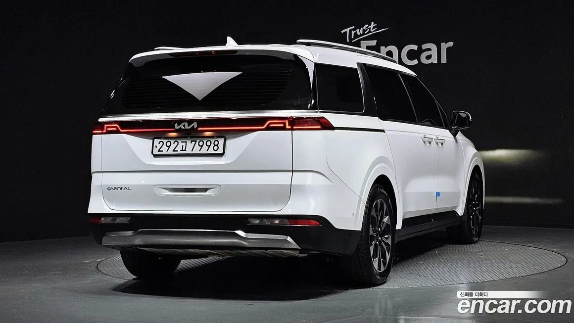 Kia Carnival 2023 из KR, фото 2