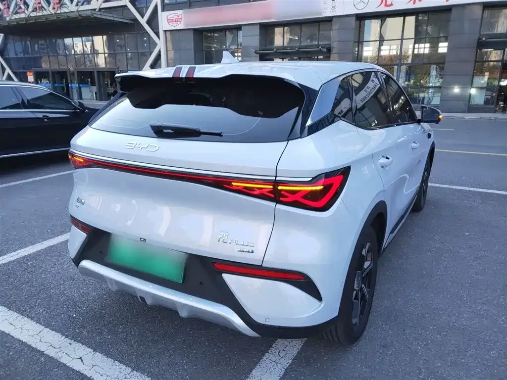 BYD Yuan Plus — фото 7