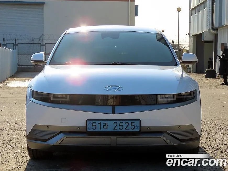 Hyundai Ioniq5 — фото 1