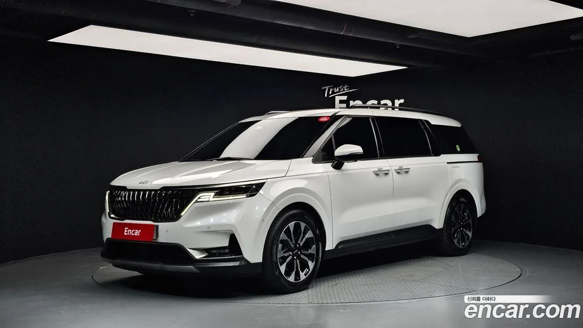 Kia Carnival — фото 1