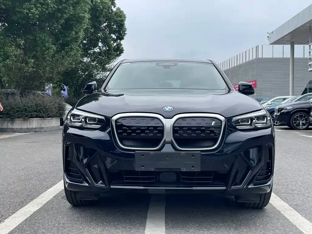 BMW iX3 — фото 2