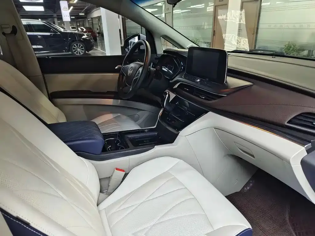 Buick GL8 2021 из CN, фото 10