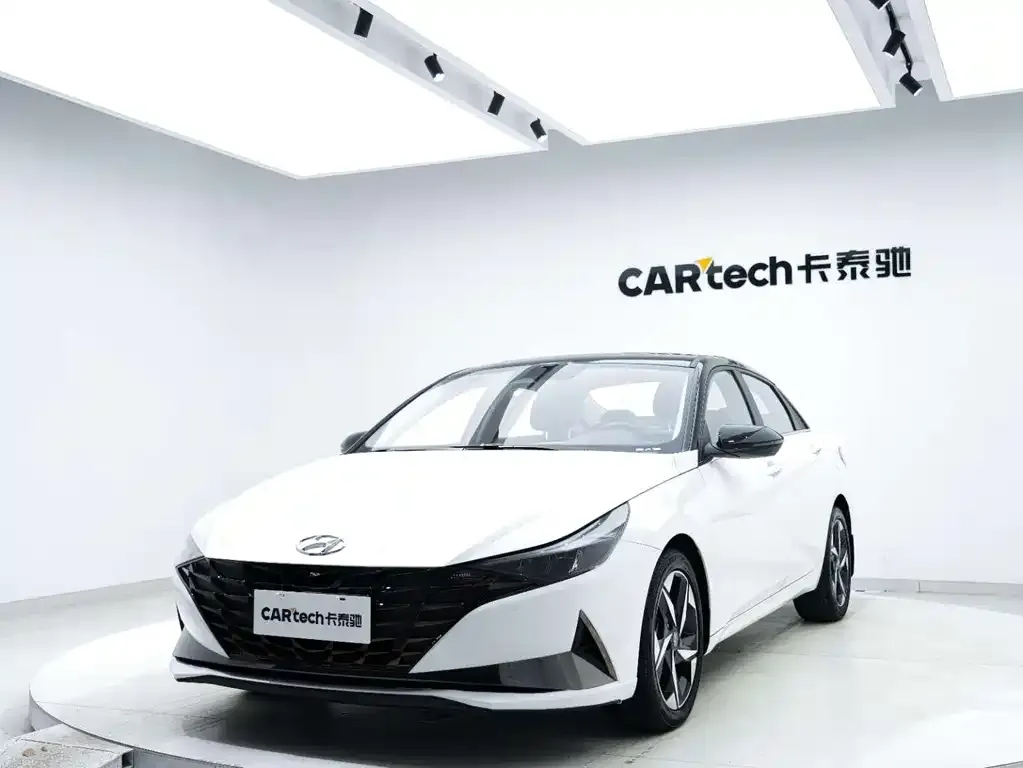 Hyundai Elantra — фото 7