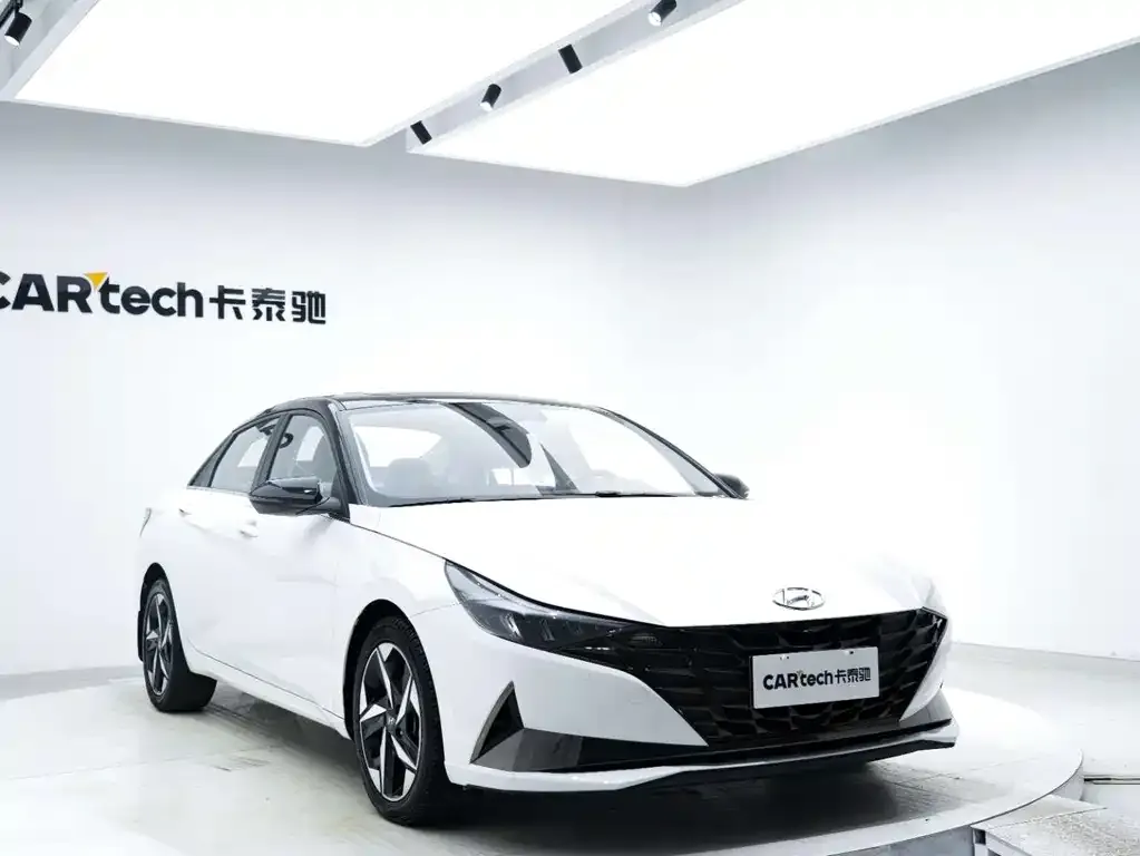 Hyundai Elantra — фото 9