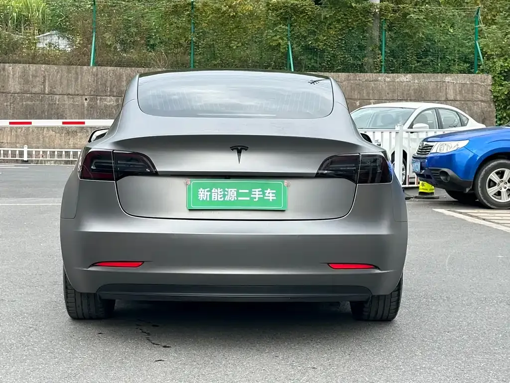 Tesla Model 3 — фото 10
