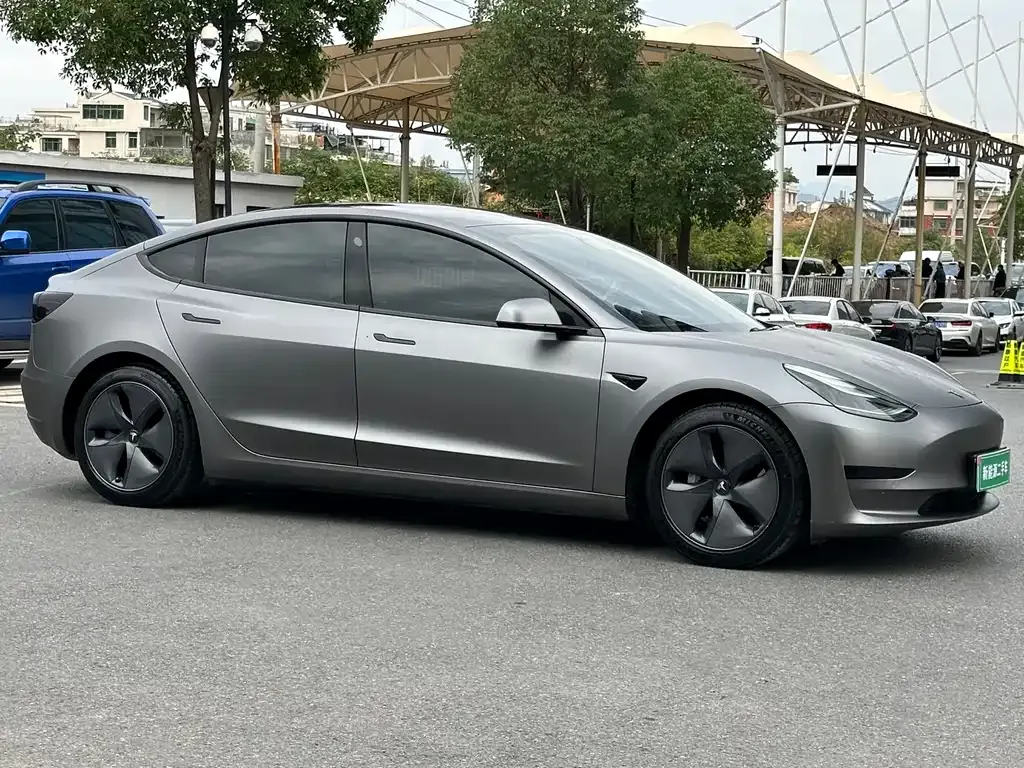 Tesla Model 3 — фото 3
