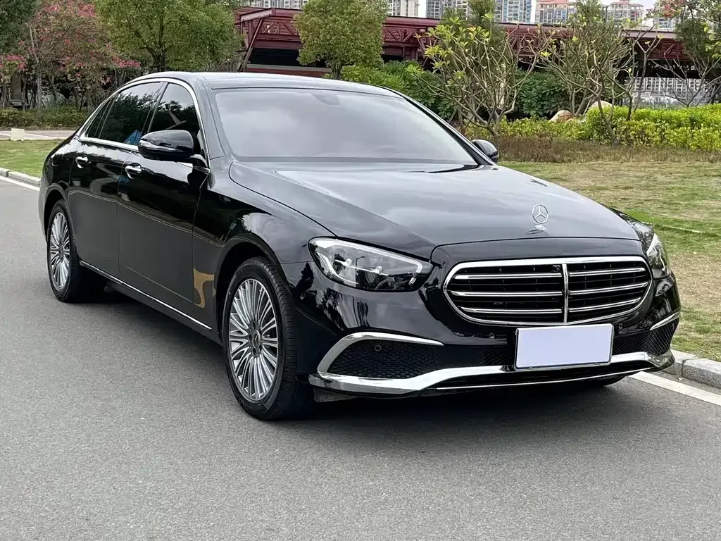 Mercedes-Benz E-Class — фото 3