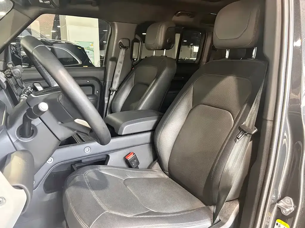 Land Rover Defender 2024 из CN, фото 3