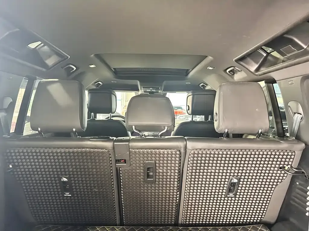 Land Rover Defender 2024 из CN, фото 8