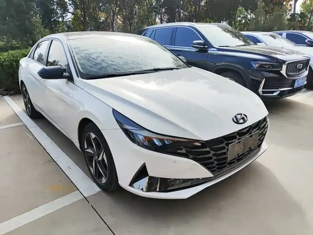 Hyundai Elantra — фото 5