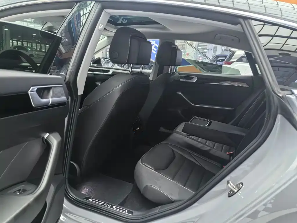 Volkswagen CC 2022 из CN, фото 10